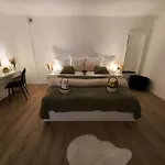 Cityhouse 4 Bedrooms, Garden, Parking, Business & Family Дом отдыха *