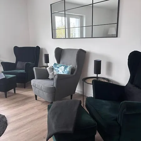 Cityhouse 4 Bedrooms, Garden, Parking, Business & Family
