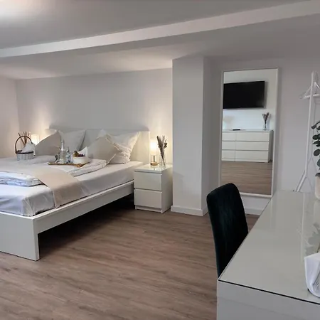 Cityhouse 4 Bedrooms, Garden, Parking, Business & Family Holiday home Lubliniec
