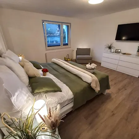 Cityhouse 4 Bedrooms, Garden, Parking, Business & Family Дом отдыха